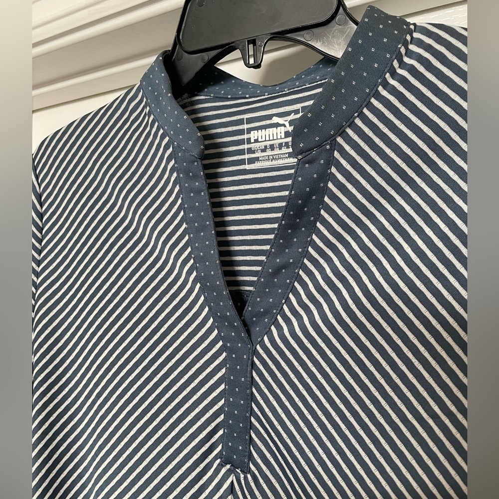 Puma golf short sleeve v neck top size Large- dusty blue and white stripe - Picture 2 of 10